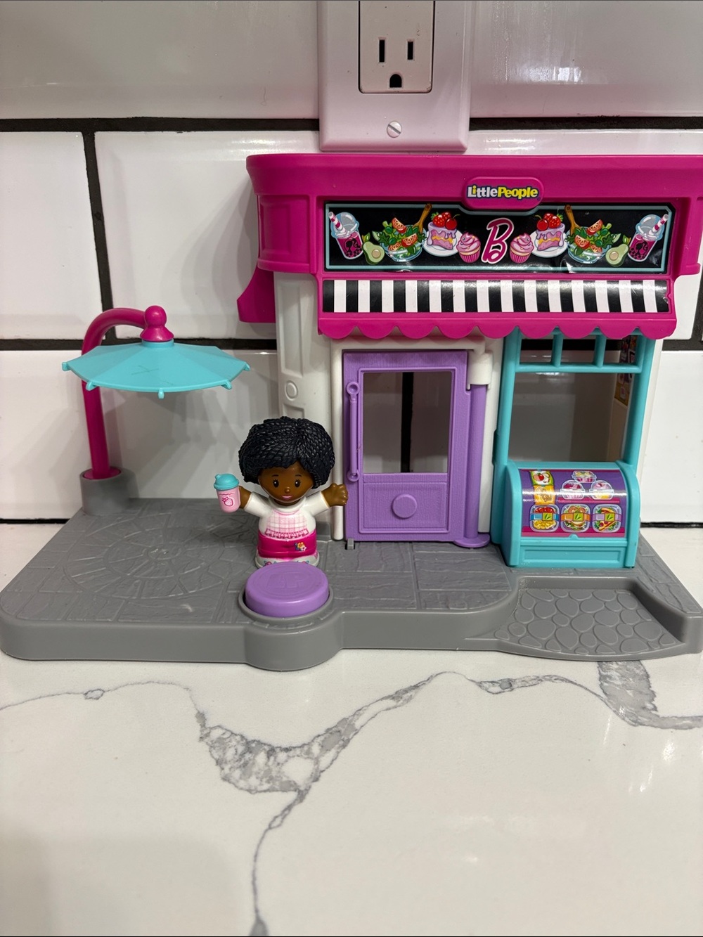 Little People Barbie Cafe 2019